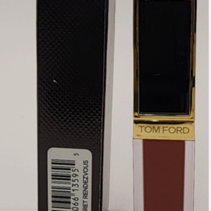 Tom Ford- Rouge à lèvres liquide mat de prestige pour une tenue longue durée.124 Secret Rendez-vous